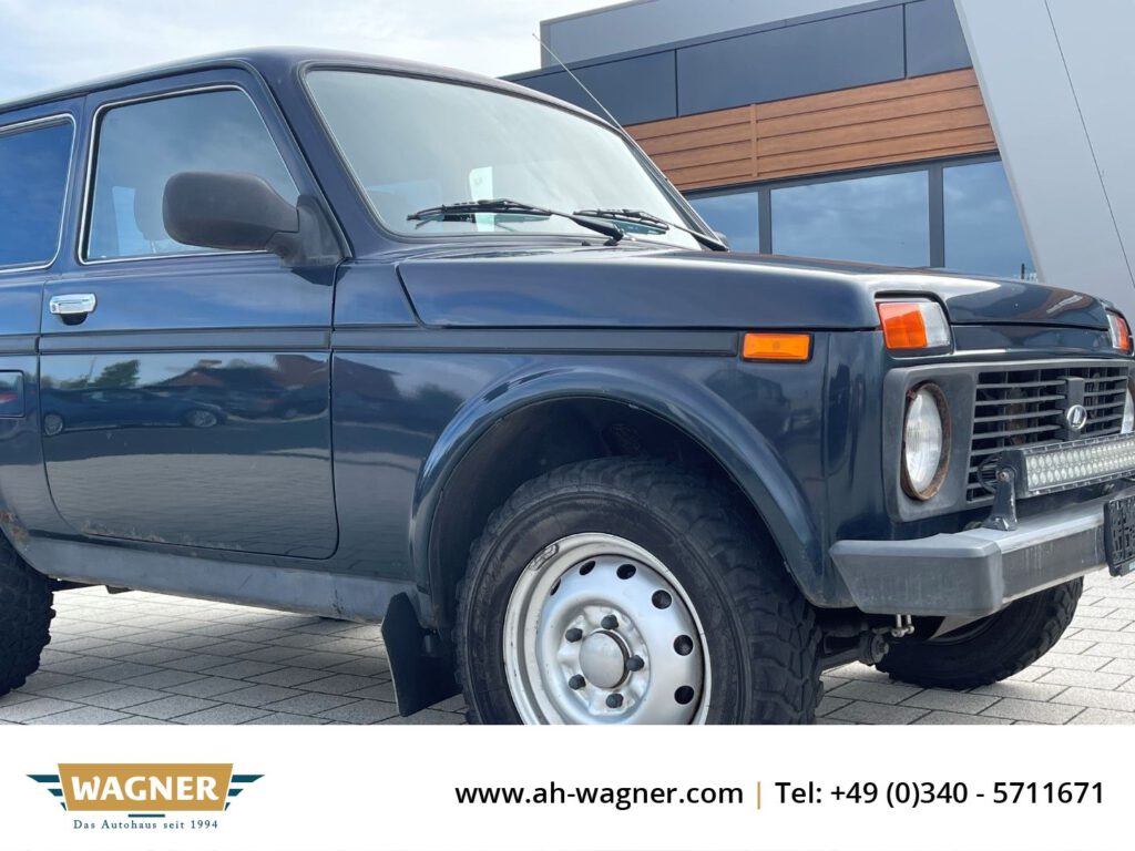 Lada Niva Taiga 4x4 1.7 Offroad Reifen AHK Radio